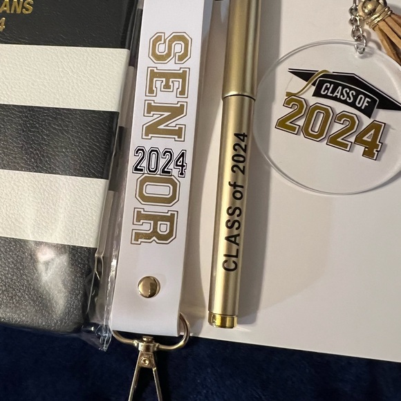 Grad gift bundle - Picture 3 of 4